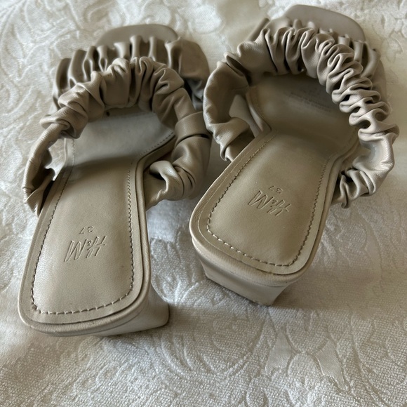 H&M Women's Tan Ruffled Sandals - Picture 2 of 4
